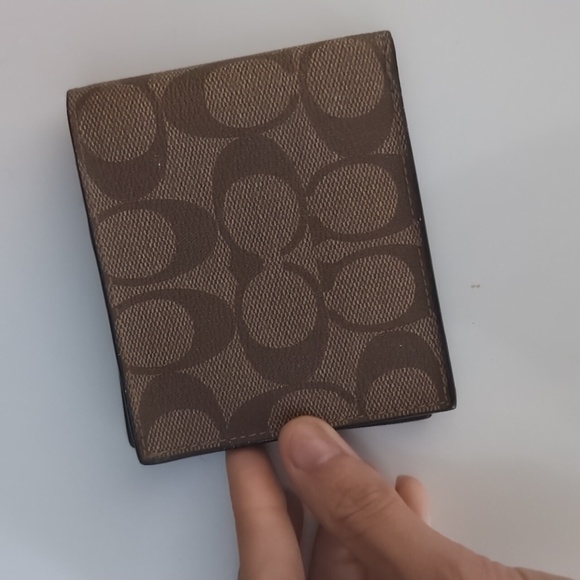 1:1 Rep Coach Wallet - Picture 3 of 5